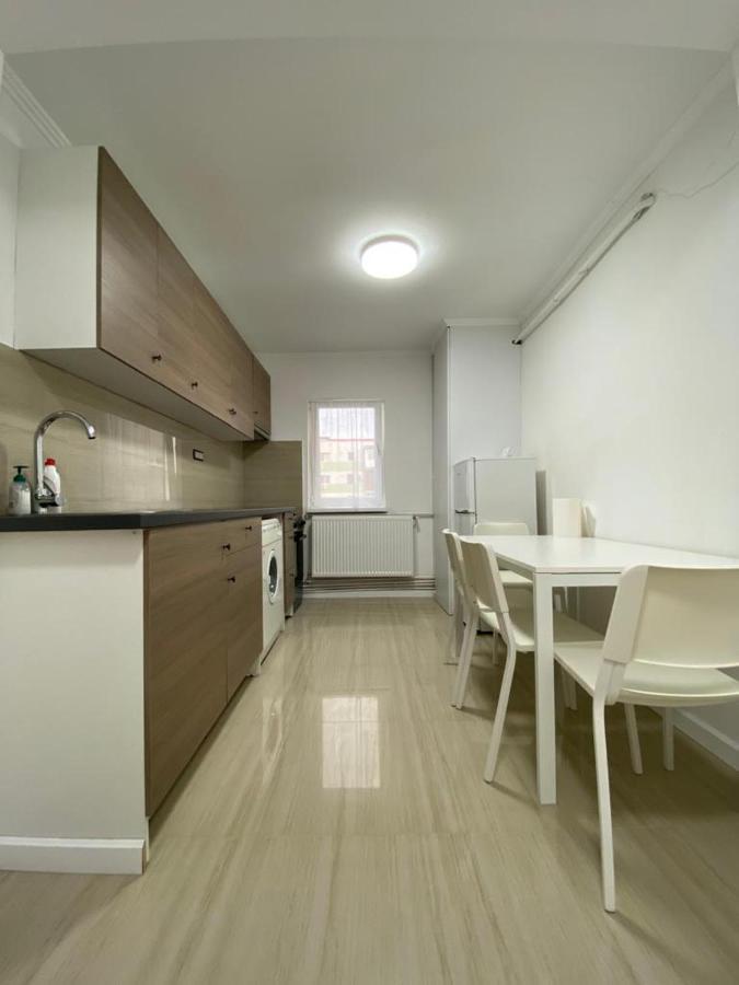 Apartament Lejlighed Lugoj Eksteriør billede
